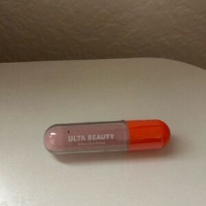 Tinted lip oil